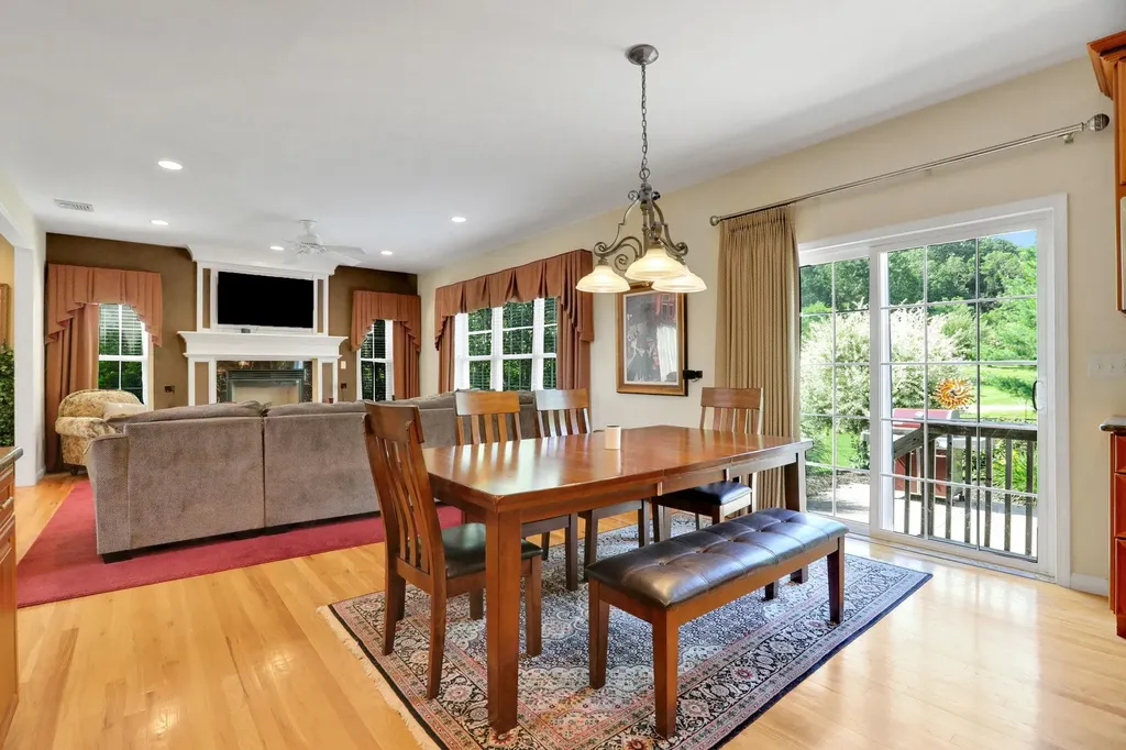 16 Winston Place Marlboro NY 12542