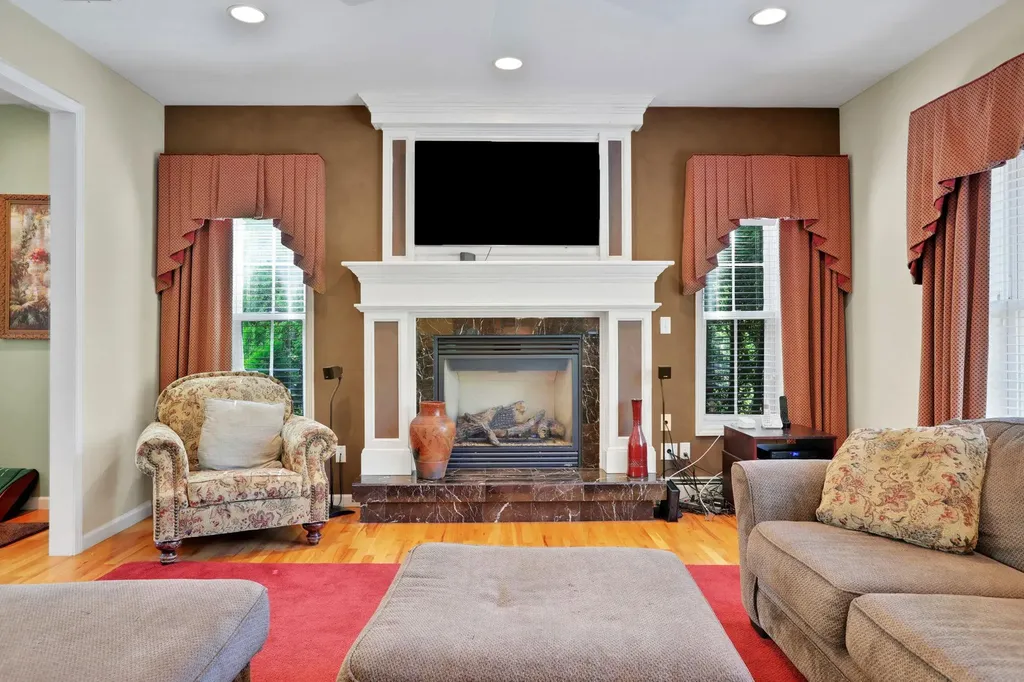 16 Winston Place Marlboro NY 12542