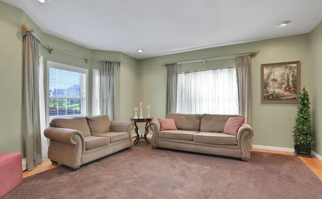 16 Winston Place Marlboro NY 12542