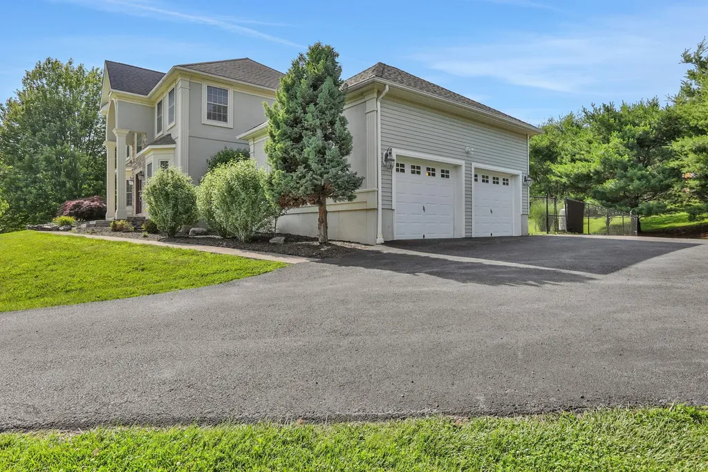 16 Winston Place Marlboro NY 12542