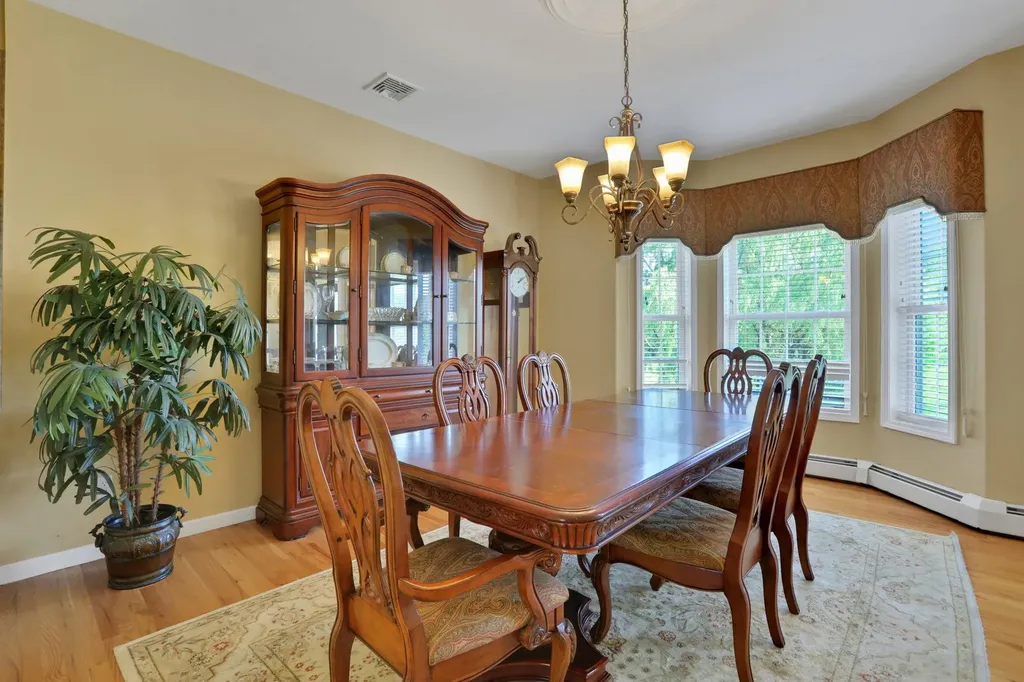 16 Winston Place Marlboro NY 12542
