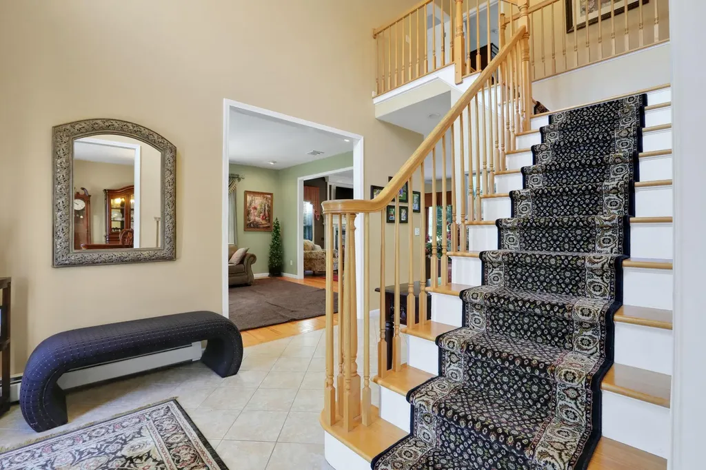 16 Winston Place Marlboro NY 12542