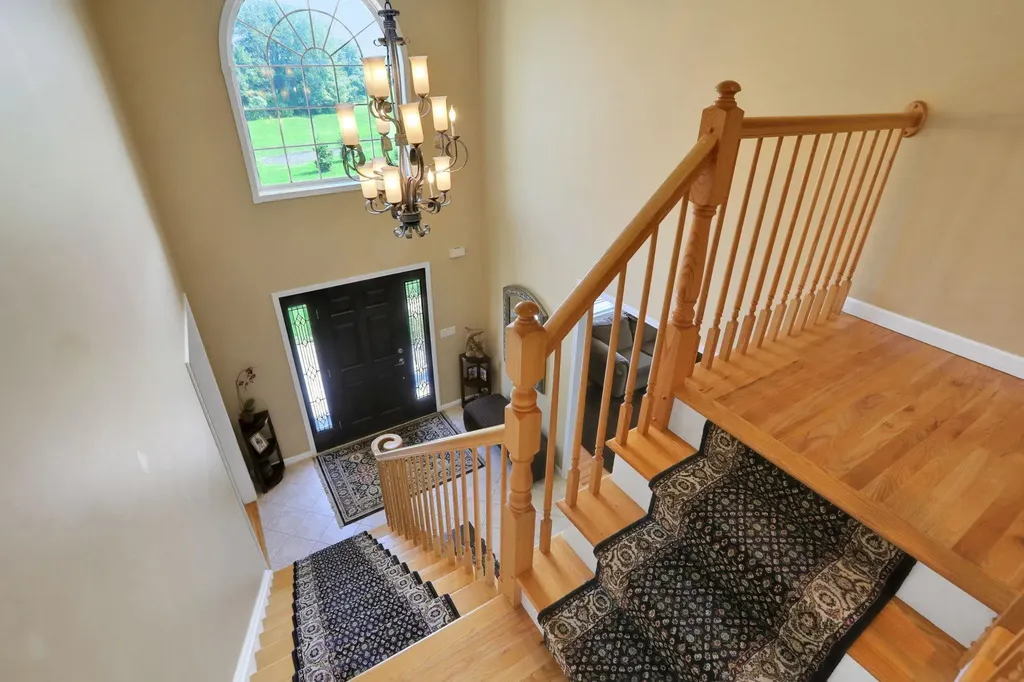 16 Winston Place Marlboro NY 12542