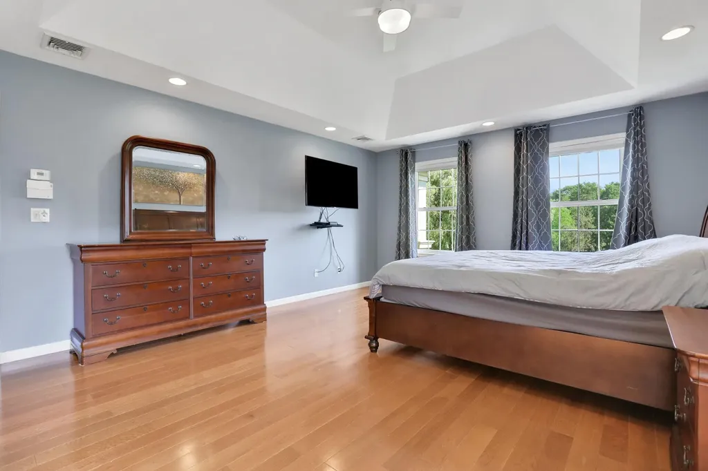 16 Winston Place Marlboro NY 12542