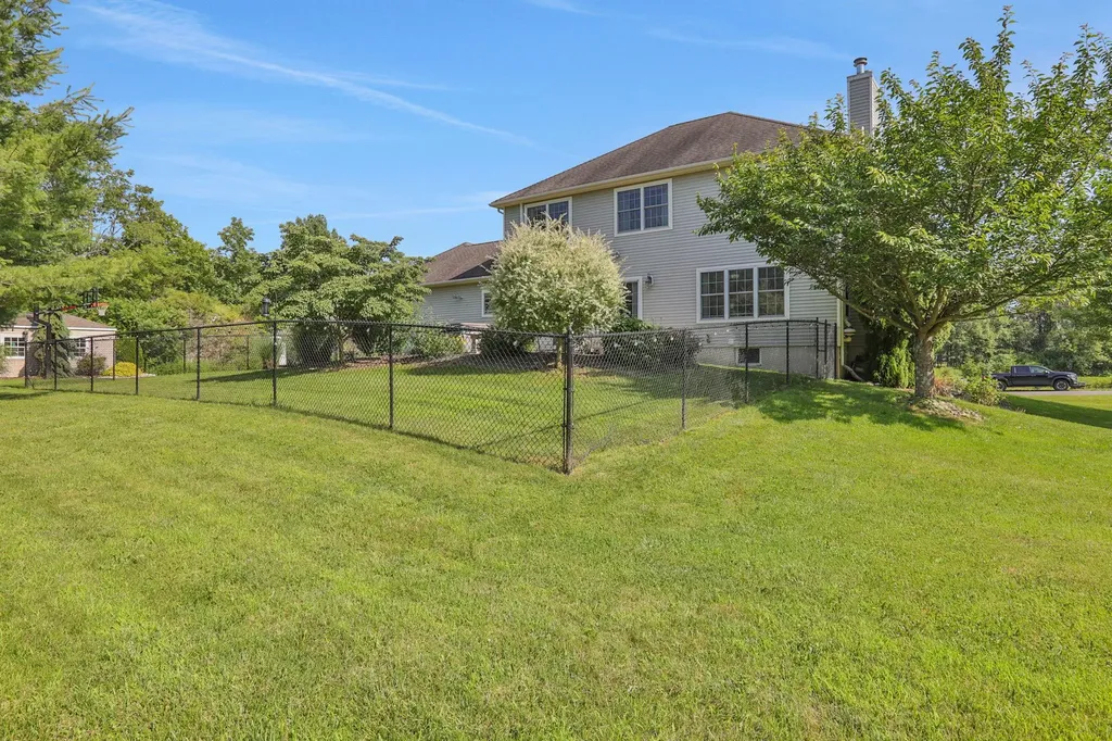 16 Winston Place Marlboro NY 12542