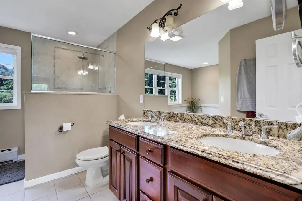 16 Winston Place Marlboro NY 12542