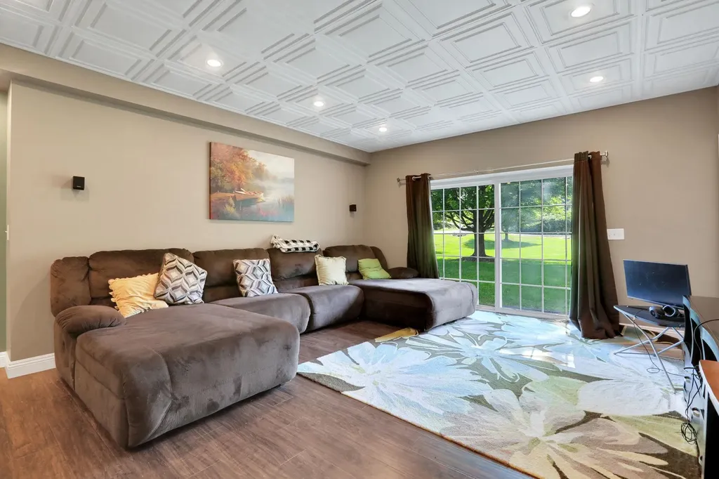 16 Winston Place Marlboro NY 12542