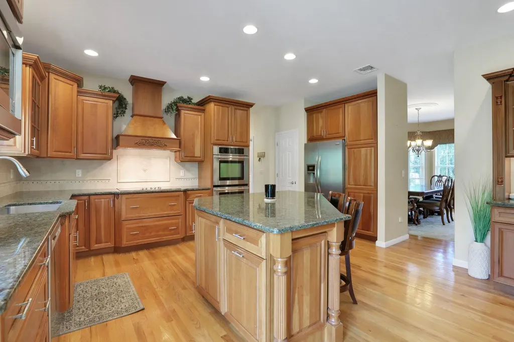 16 Winston Place Marlboro NY 12542