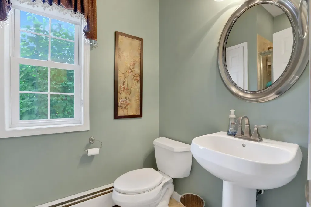 16 Winston Place Marlboro NY 12542