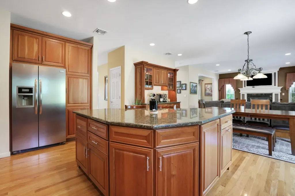 16 Winston Place Marlboro NY 12542