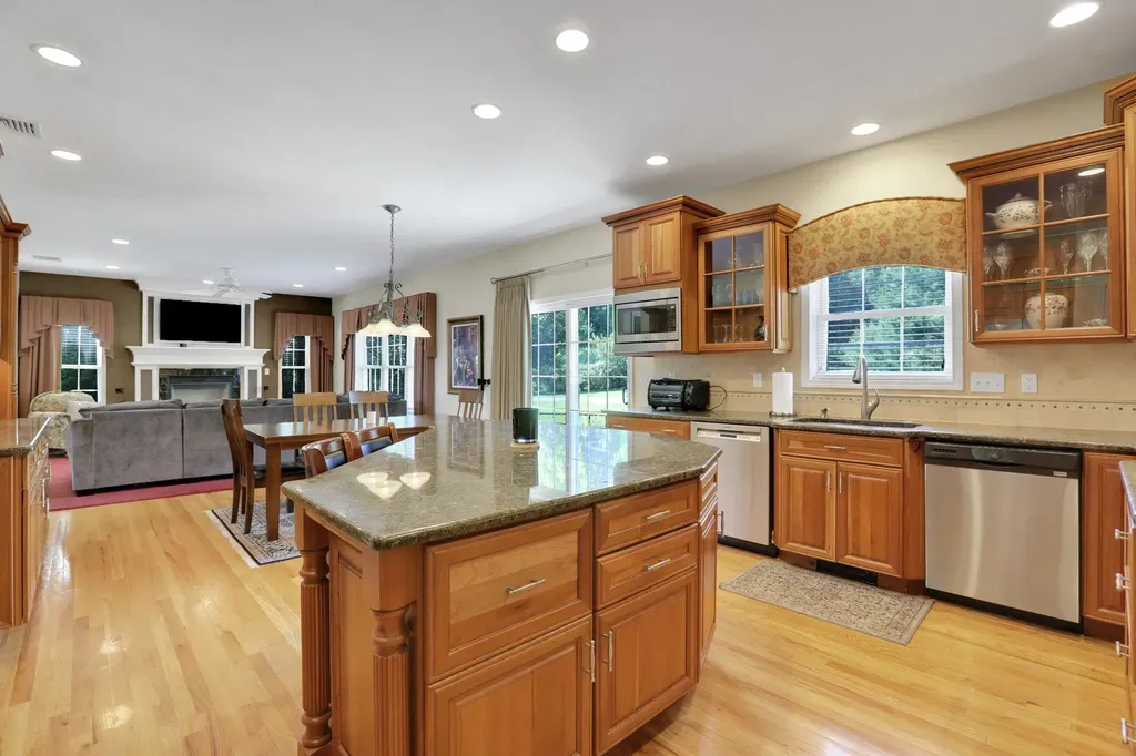 16 Winston Place Marlboro NY 12542