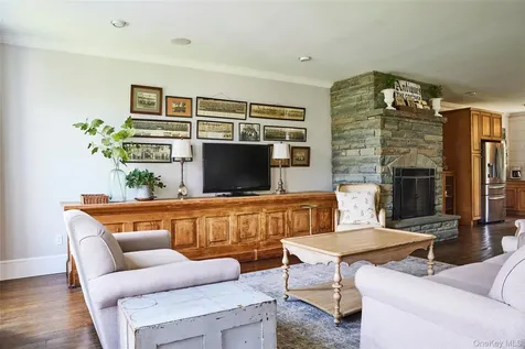 382 Benton Hollow Road Neversink NY 12788
