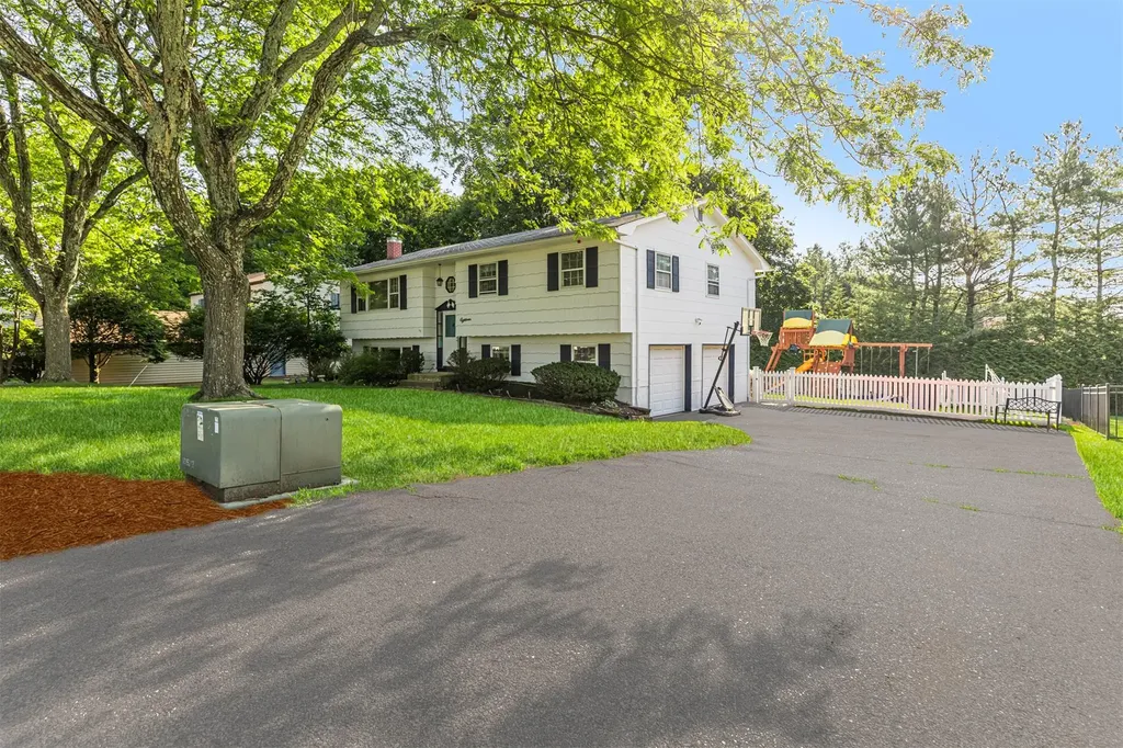 18 Lancaster Drive Suffern NY 10901