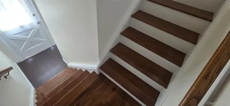 16 August Avenue Bayville NY 11709