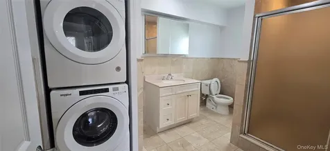 16 August Avenue Bayville NY 11709