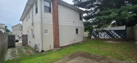 16 August Avenue Bayville NY 11709