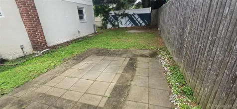 16 August Avenue Bayville NY 11709