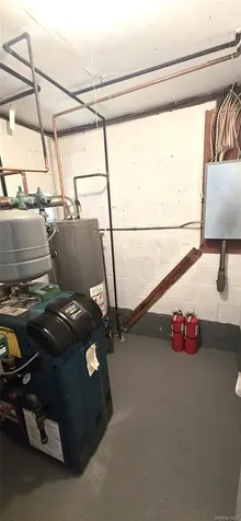 16 August Avenue Bayville NY 11709