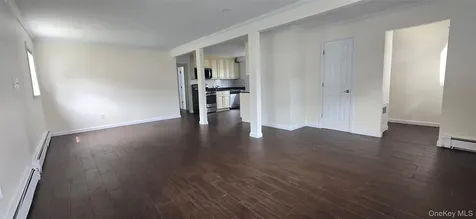 16 August Avenue Bayville NY 11709