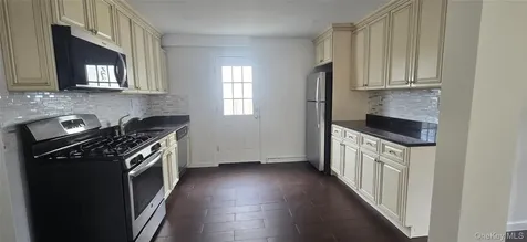 16 August Avenue Bayville NY 11709