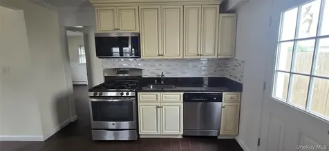 16 August Avenue Bayville NY 11709