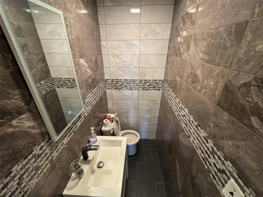 3259 Hempstead Turnpike Levittown NY 11756