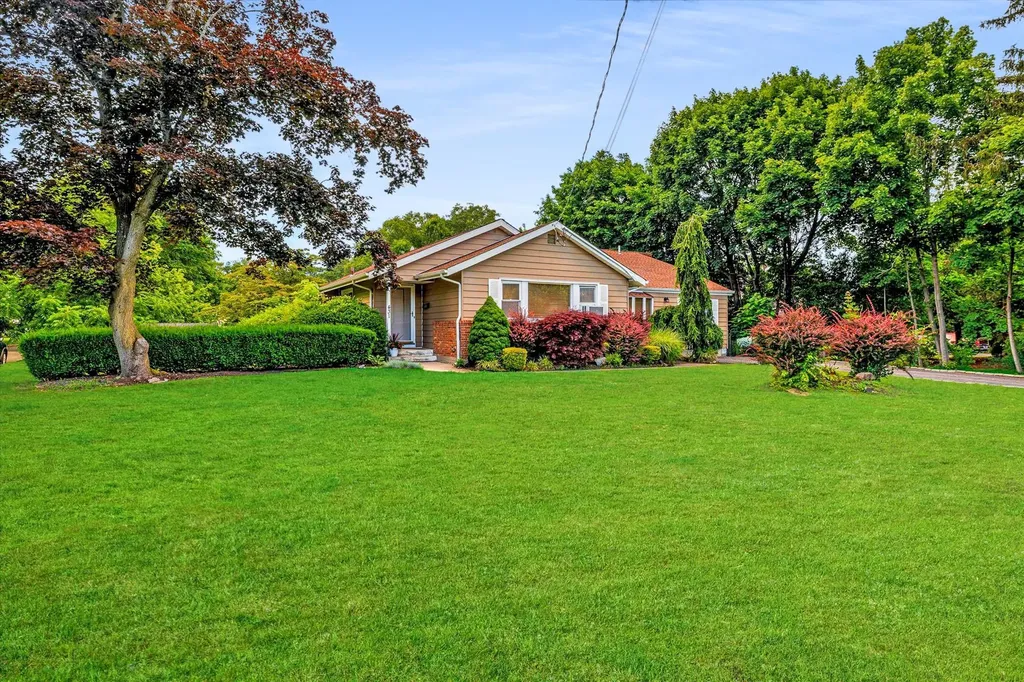 431 Townline Road Commack NY 11725