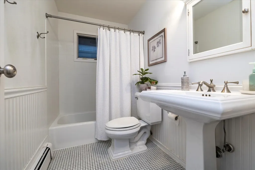 431 Townline Road Commack NY 11725