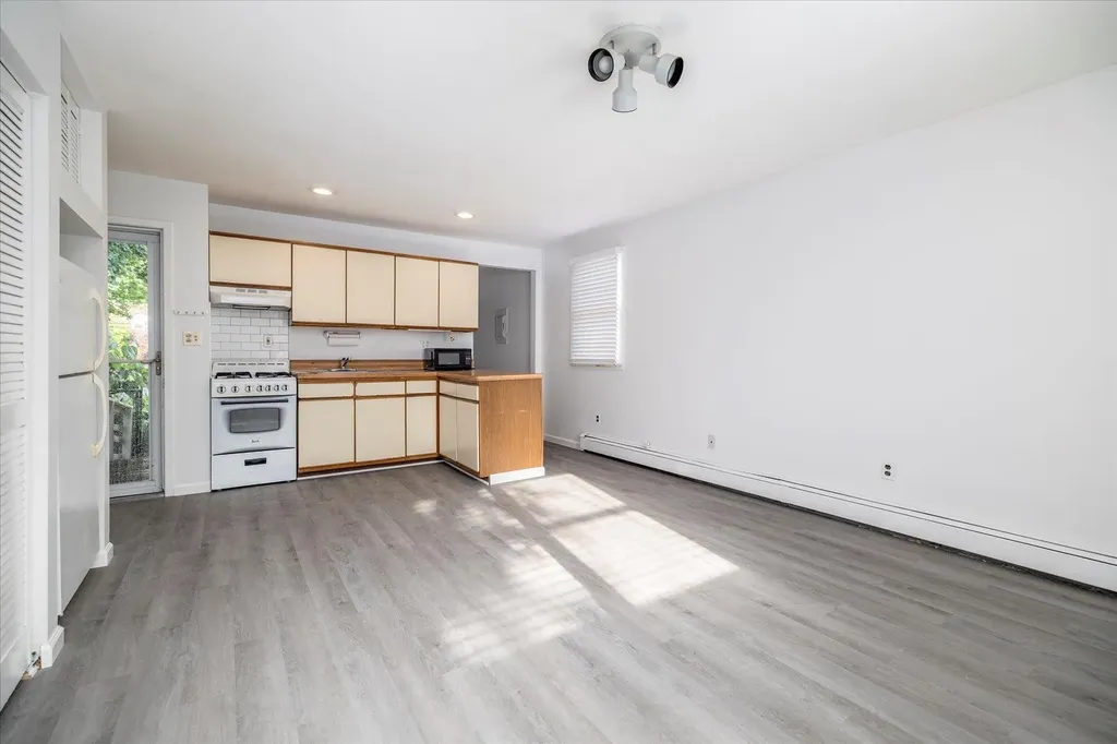 431 Townline Road Commack NY 11725
