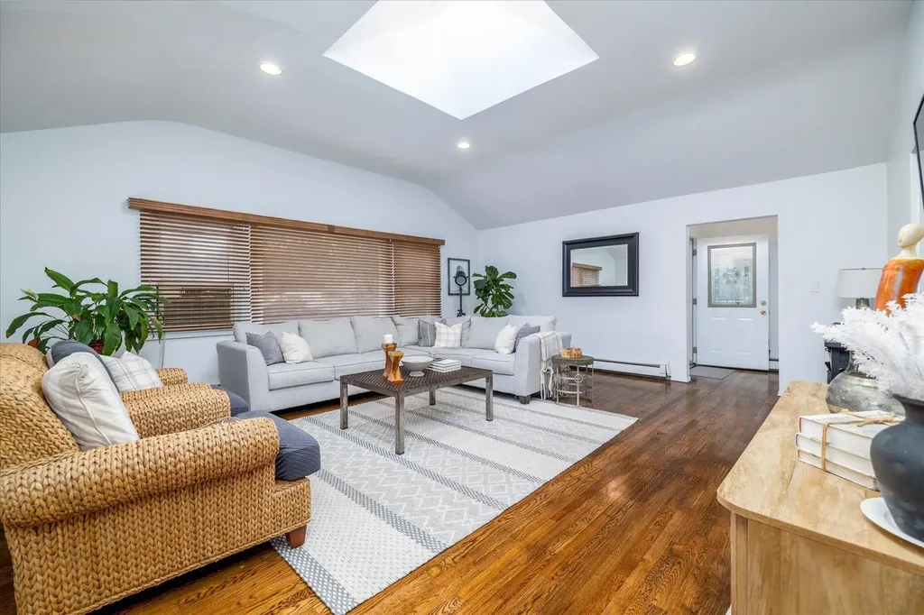 431 Townline Road Commack NY 11725