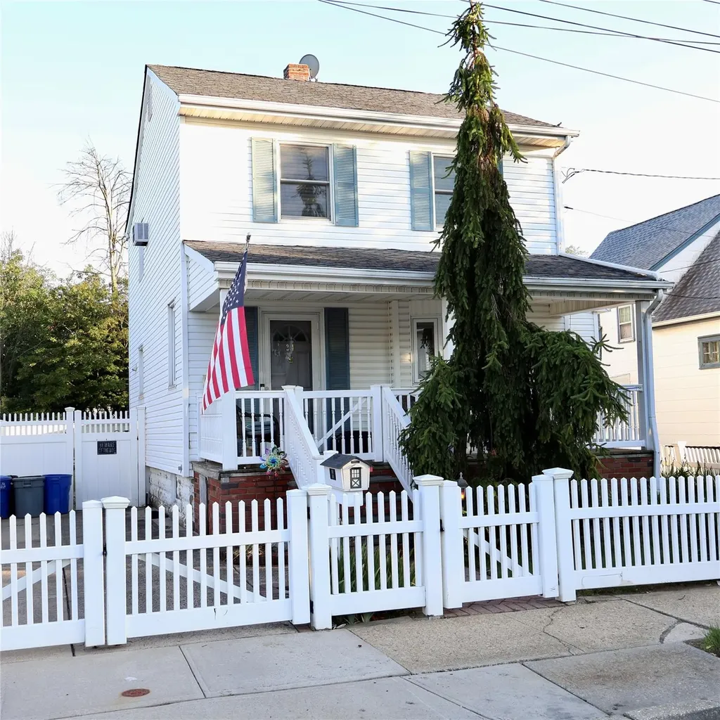24 Pine Street Oceanside NY 11572
