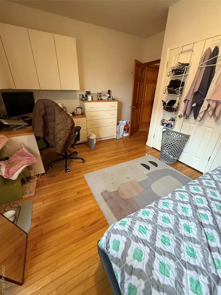 4231 Colden Street Flushing NY 11355-4788