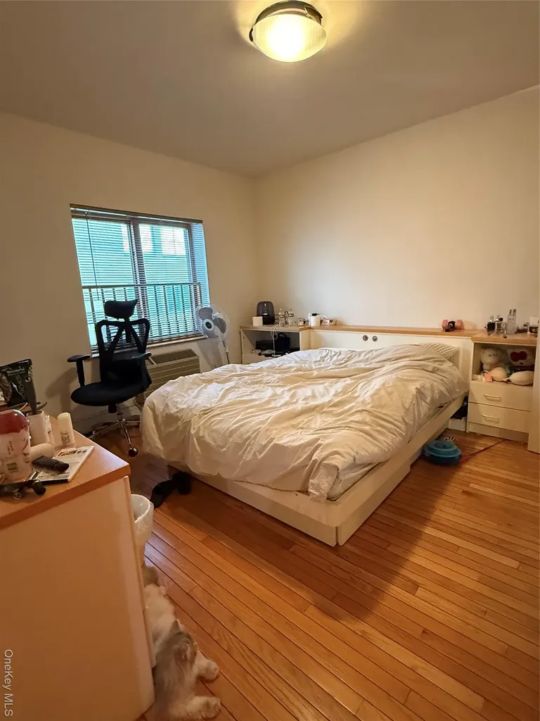 4231 Colden Street Flushing NY 11355-4788