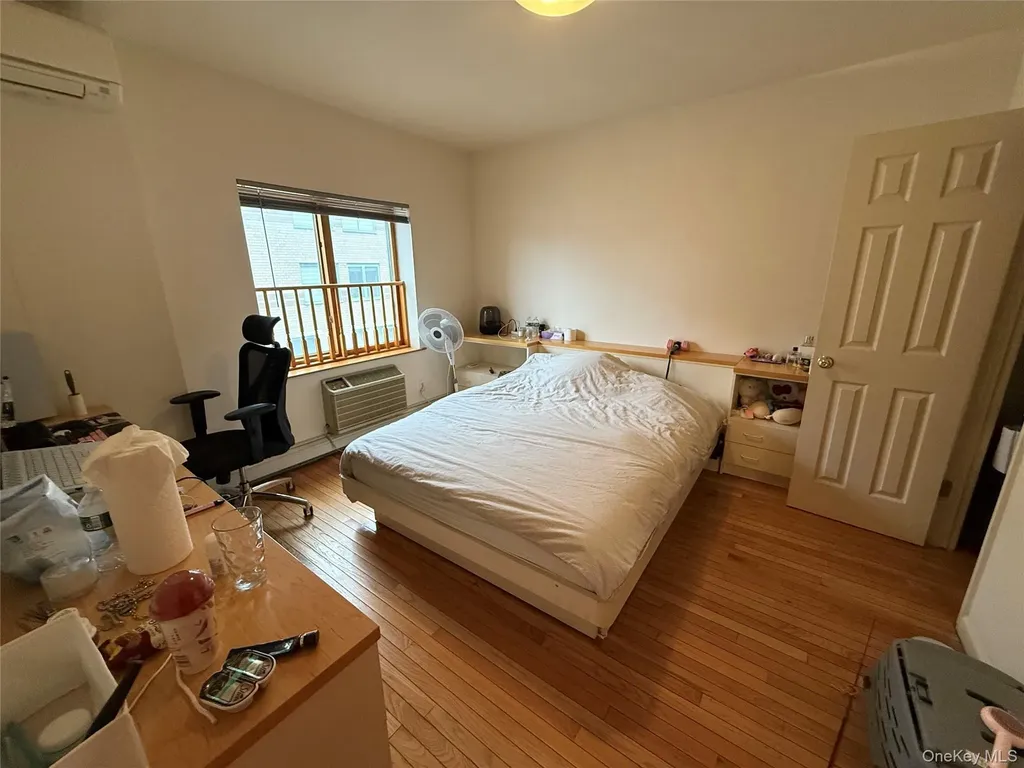 4231 Colden Street Flushing NY 11355-4788