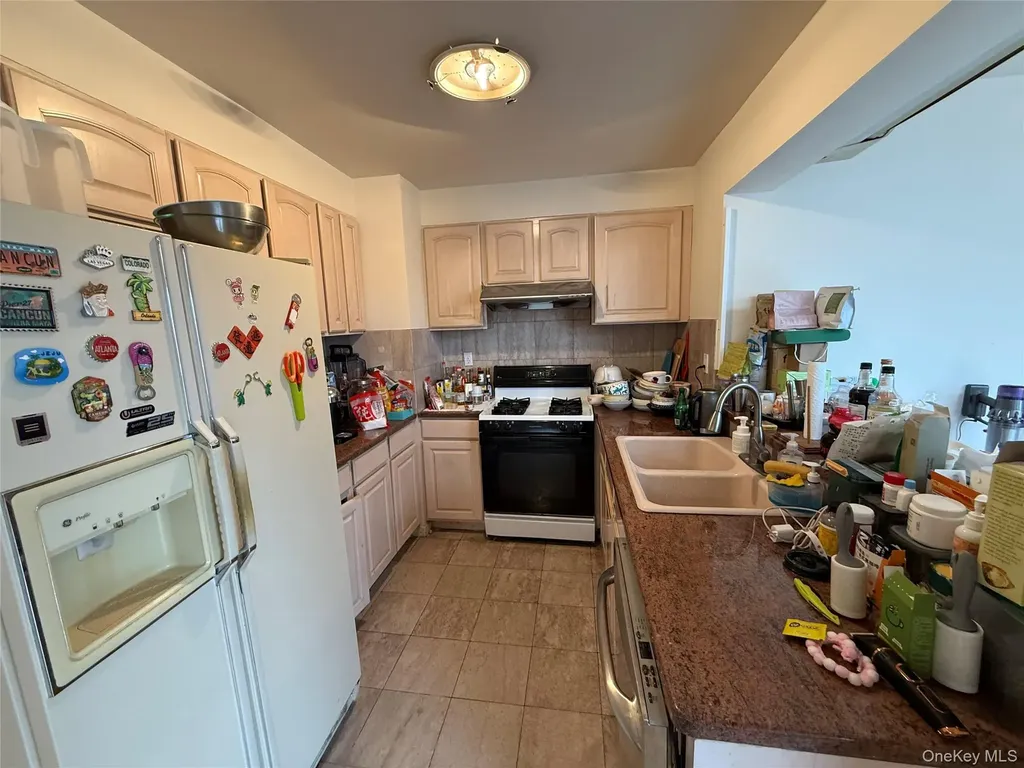 4231 Colden Street Flushing NY 11355-4788
