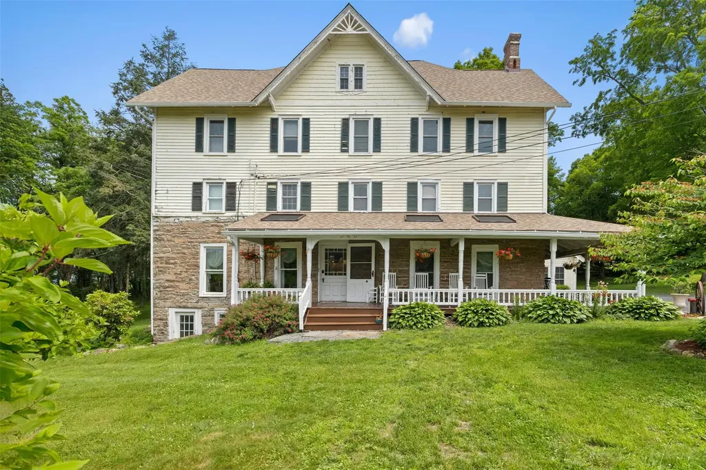 346 Crescent Avenue Highland NY 12528