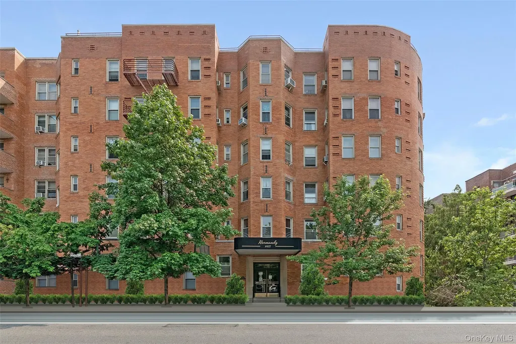 9437 Shore Road Brooklyn NY 11209
