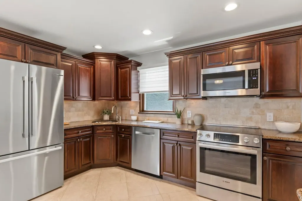 5 Miami Road Bethpage NY 11714