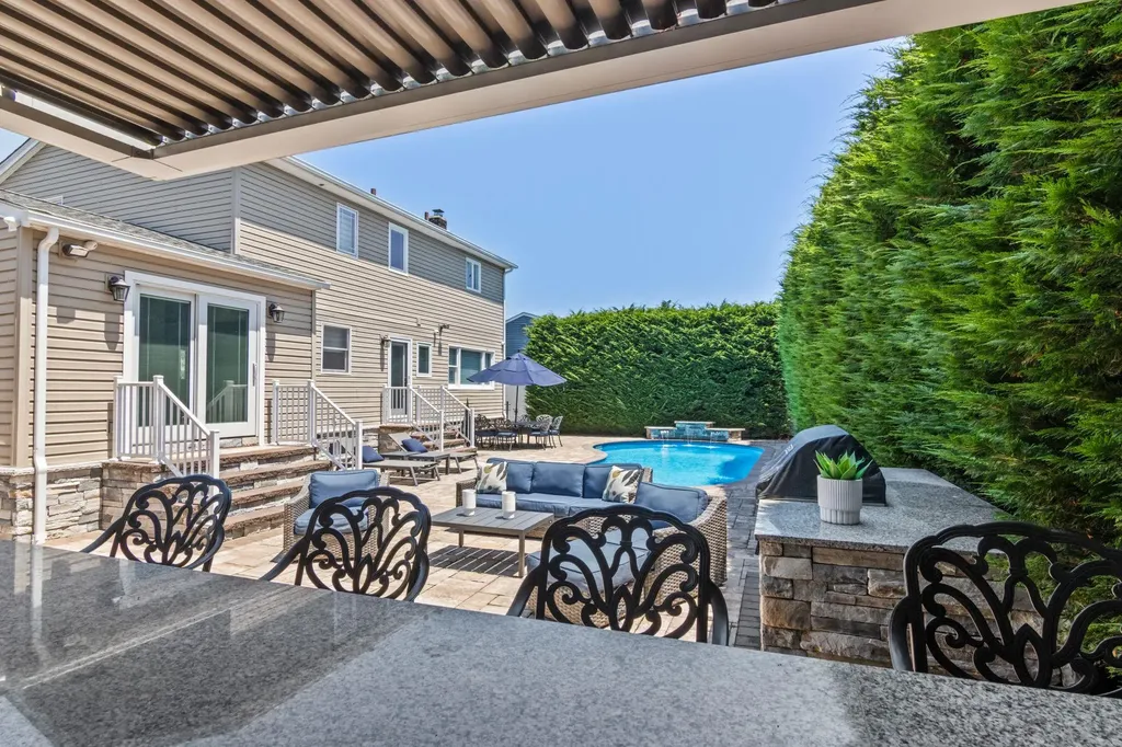 5 Miami Road Bethpage NY 11714