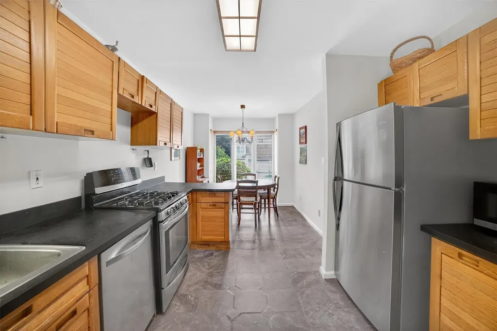 32 Spring Pond Drive Ossining NY 10562