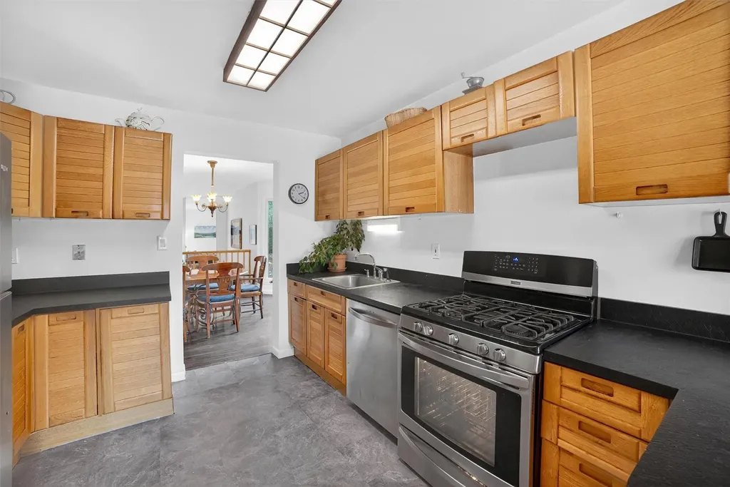 32 Spring Pond Drive Ossining NY 10562