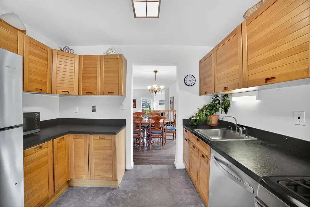 32 Spring Pond Drive Ossining NY 10562