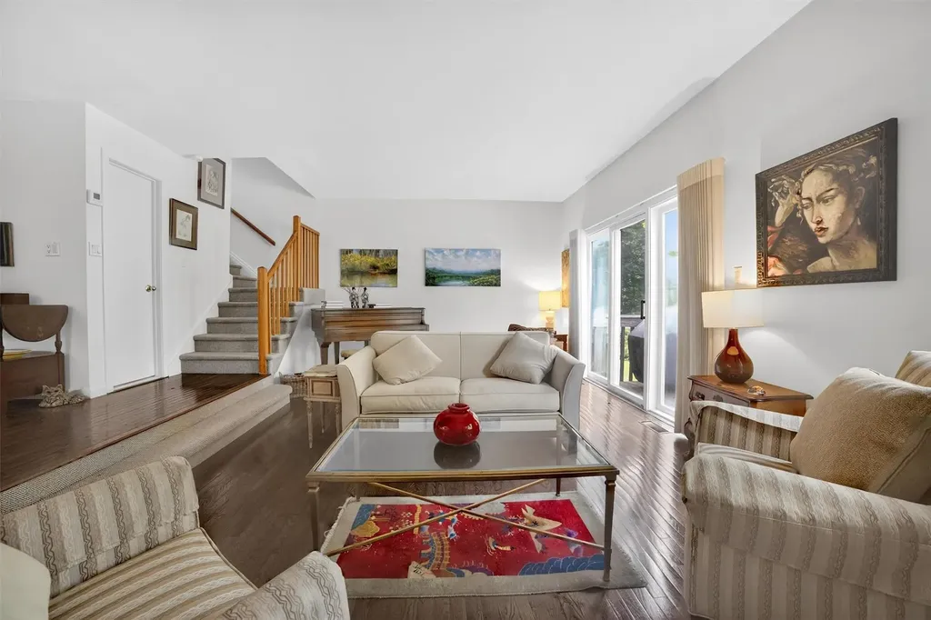 32 Spring Pond Drive Ossining NY 10562