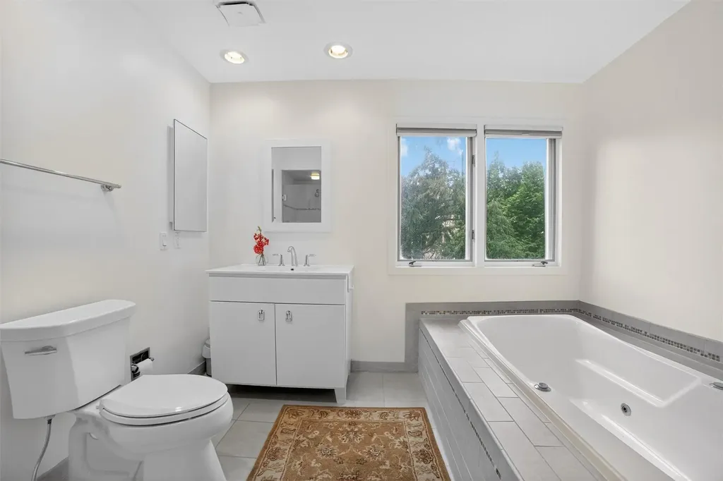 32 Spring Pond Drive Ossining NY 10562