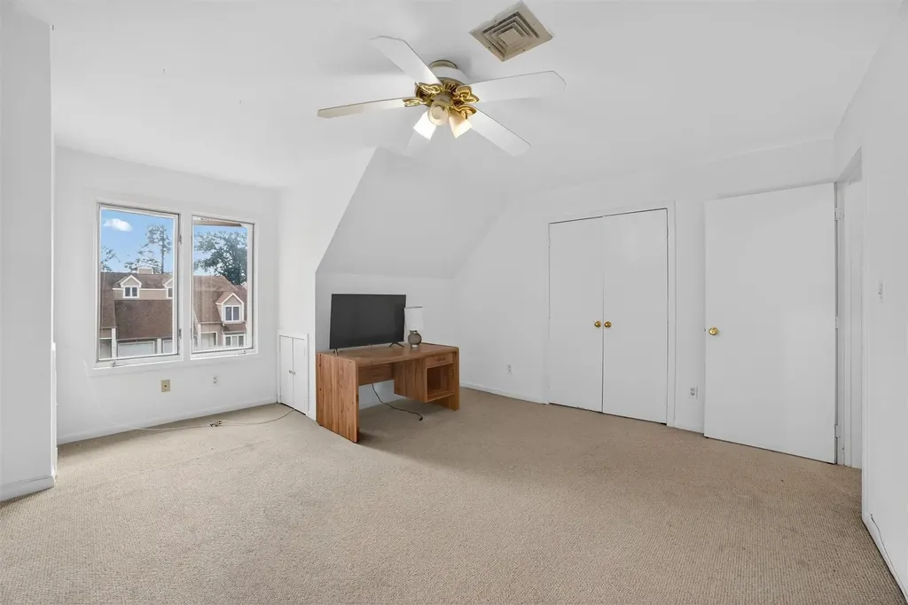 32 Spring Pond Drive Ossining NY 10562