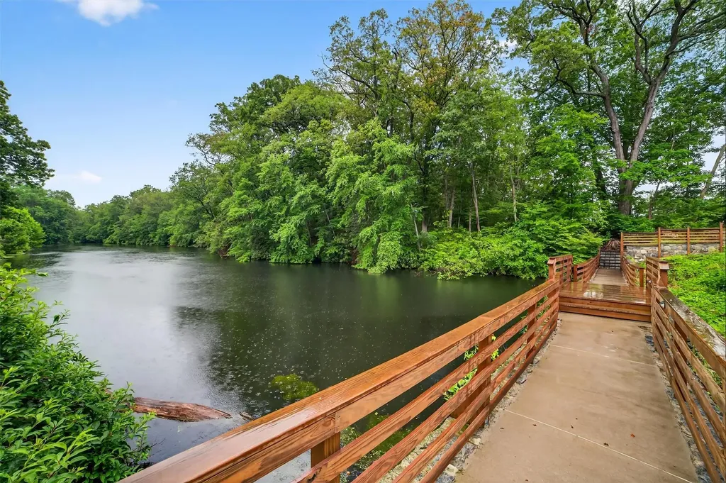 32 Spring Pond Drive Ossining NY 10562