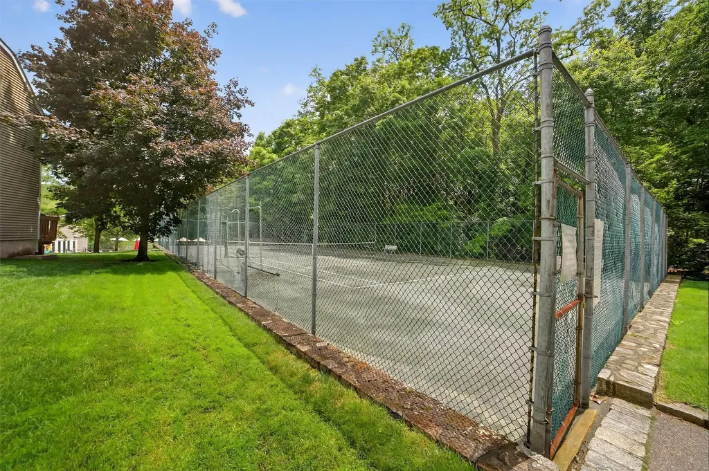 32 Spring Pond Drive Ossining NY 10562