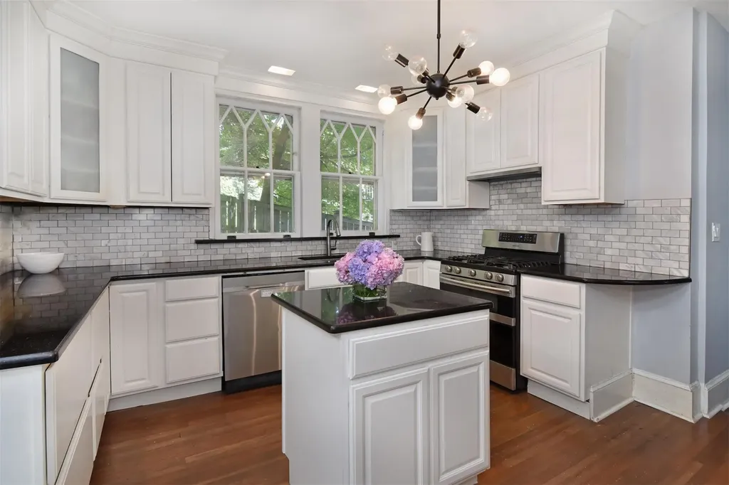 37 Tanglewylde Avenue Bronxville NY 10708
