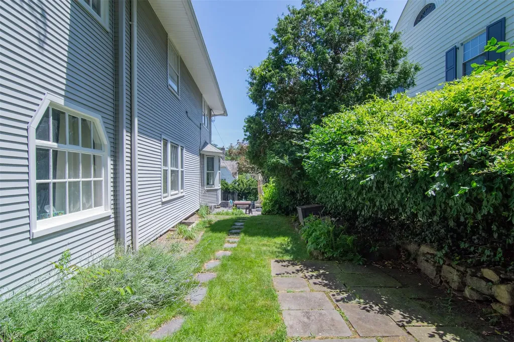 37 Tanglewylde Avenue Bronxville NY 10708