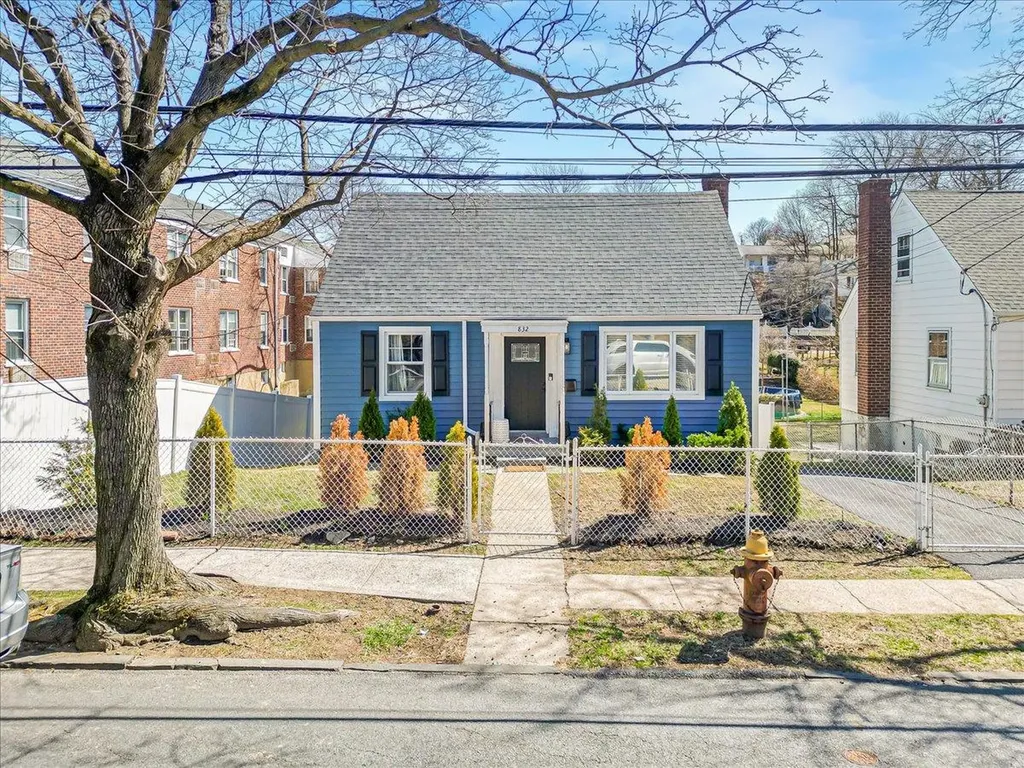 832 Palisade Avenue Yonkers NY 10703